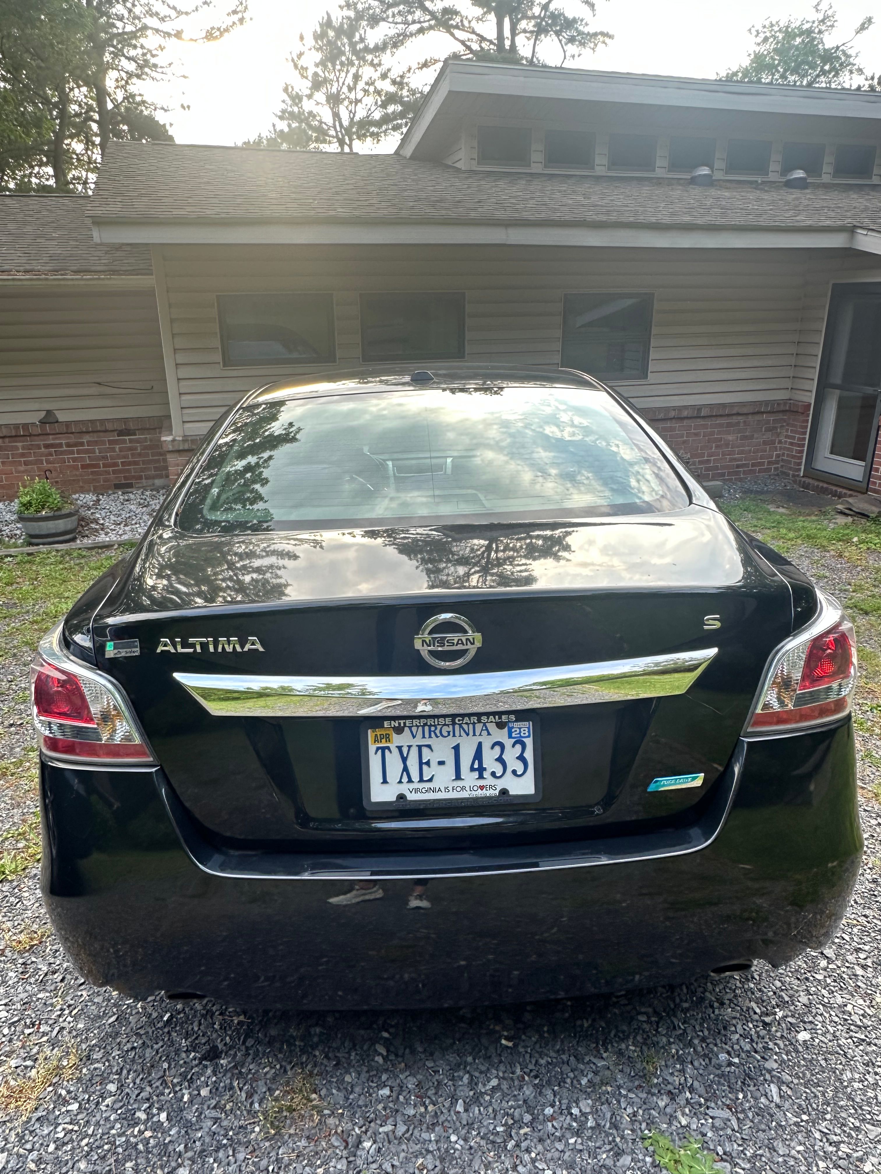 Used 2014 Nissan Altima 2.5 S w/ Display Audio Package FWD image 2