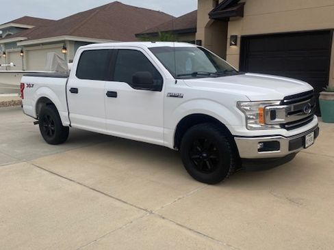 Used 2018 Ford F150 XLT image 4