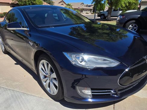 Used 2014 Tesla Model S P85 image 1