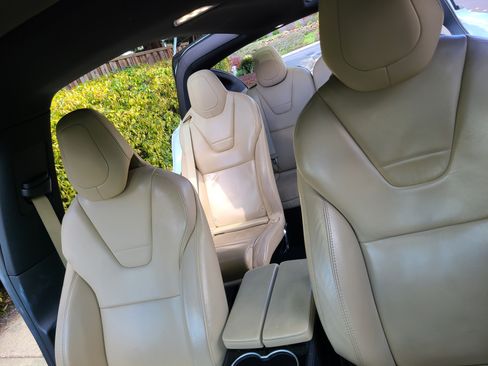 Used 2016 Tesla Model X 75D image 12