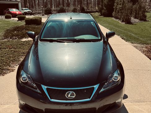 Used 2011 Lexus IS 350C w/ Luxury Pkg image 4