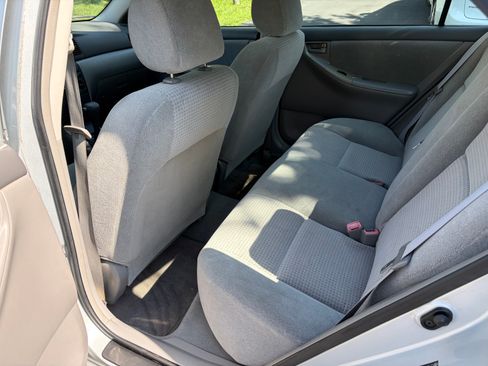 Used 2007 Toyota Corolla CE w/ Upgrade Pkg FWD image 10