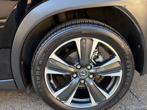 Used 2020 Lexus UX 250h w/ Premium Package AWD/4WD image 10
