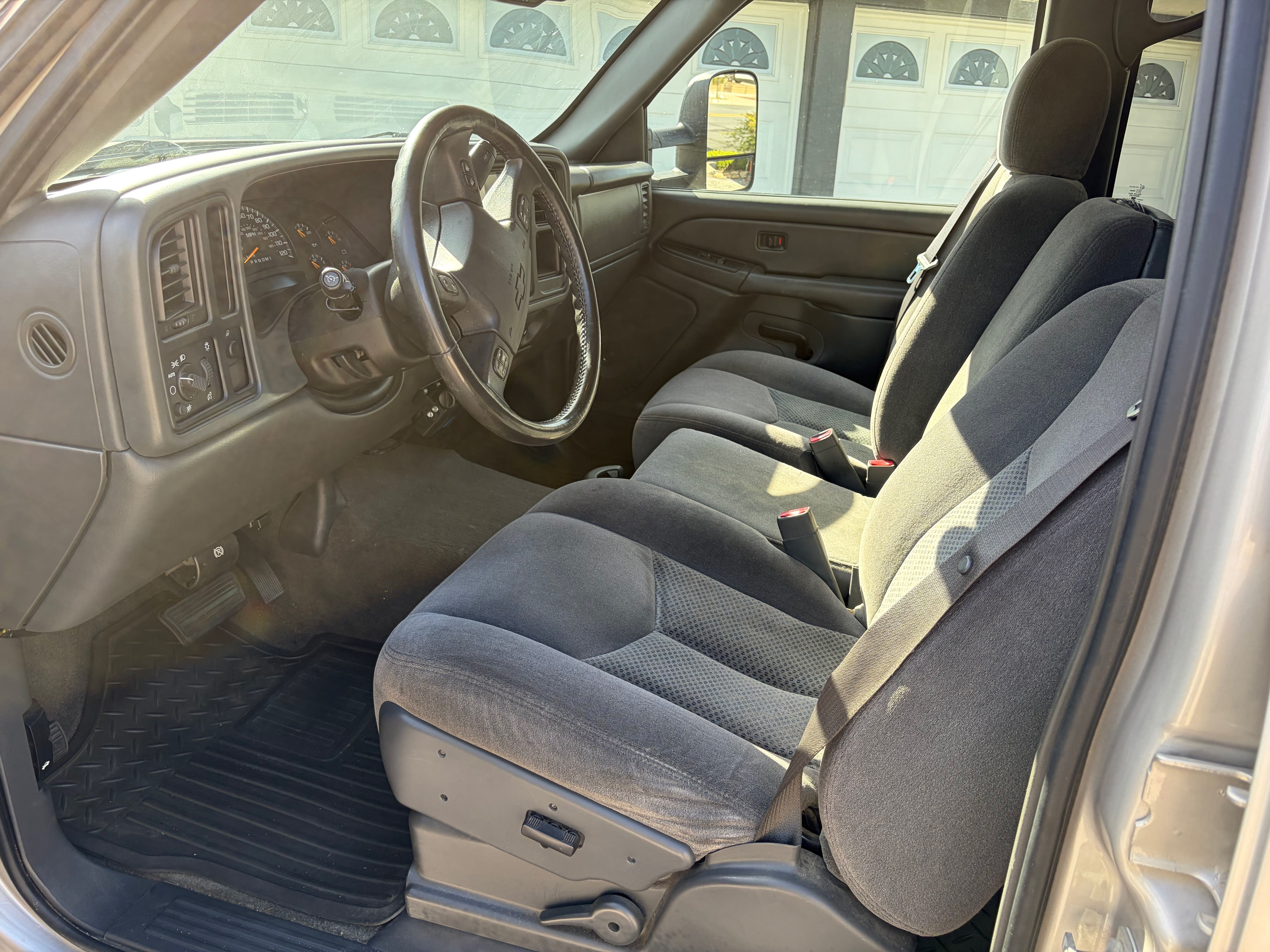 Used 2007 Chevrolet Silverado 2500 LT w/ Heavy-Duty Power Package RWD image 8
