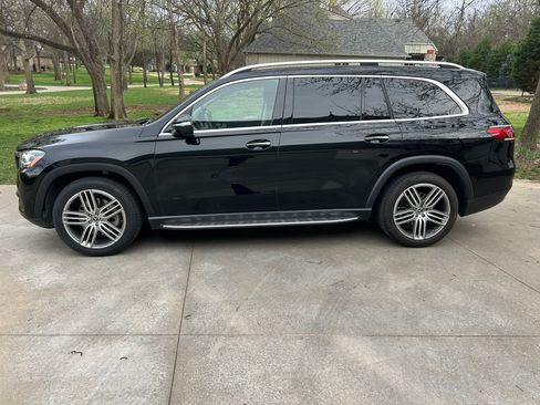 Used 2020 Mercedes-Benz GLS 450 4MATIC image 2