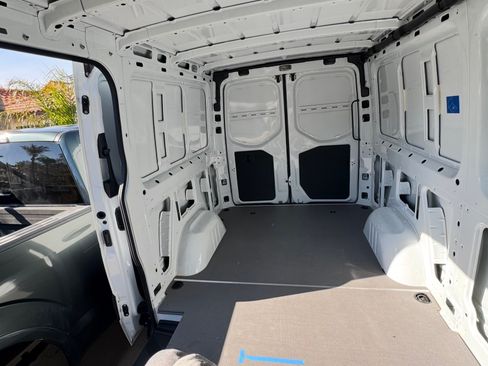 Used 2023 Mercedes-Benz Sprinter 2500 image 6