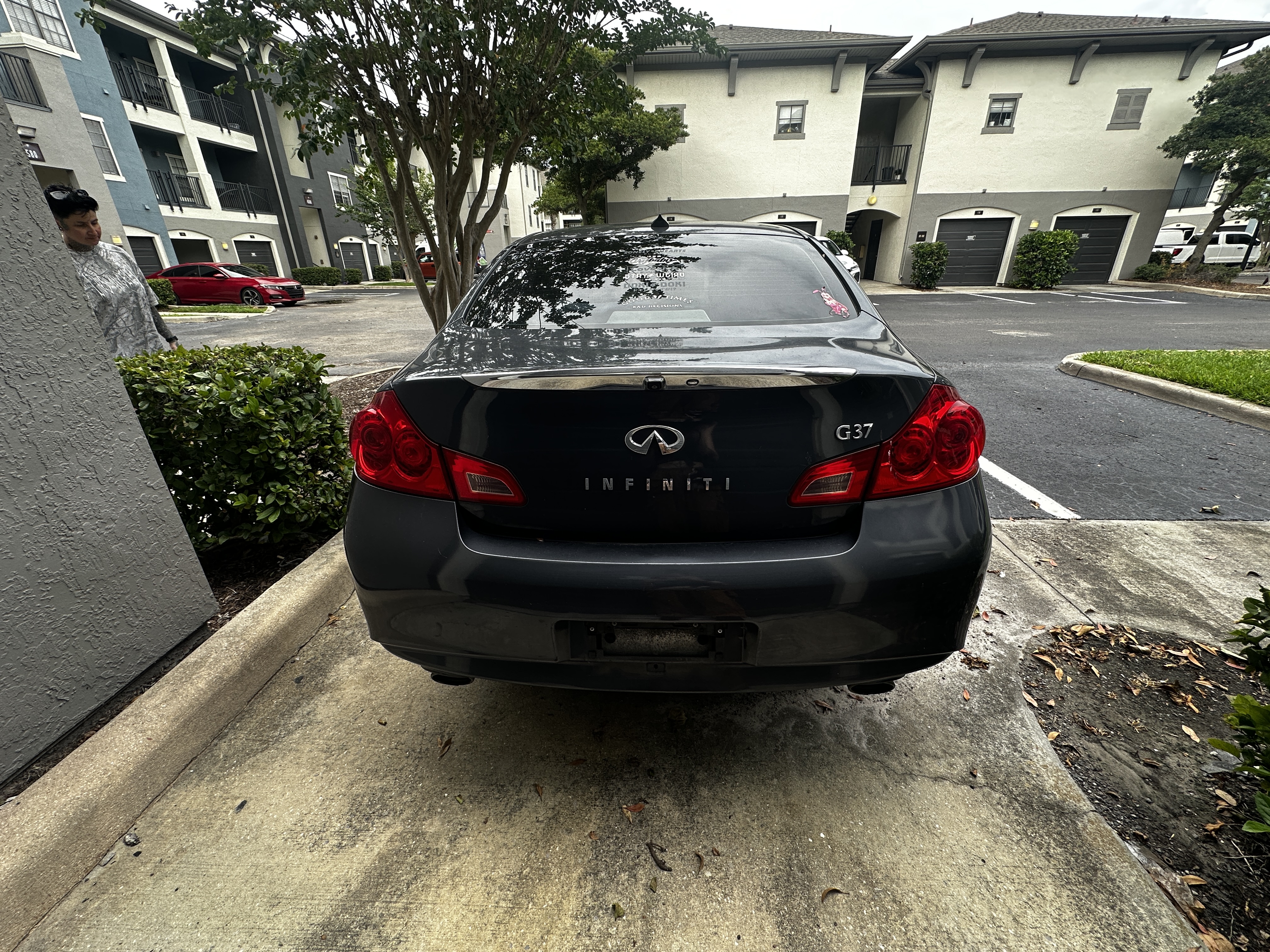 Used 2011 INFINITI G37 Journey RWD image 6