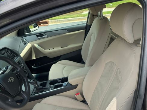 Used 2017 Hyundai Sonata SE FWD image 5
