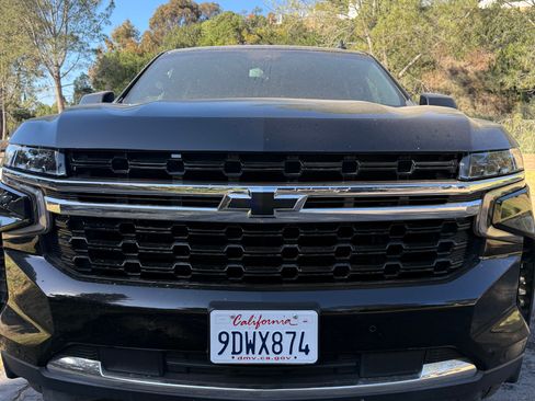 Used 2023 Chevrolet Suburban LS AWD/4WD image 2