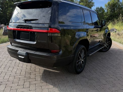 Used 2024 Lexus GX 550 w/ Accessory Package (Z1) AWD/4WD image 10