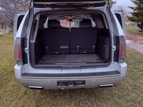 Used 2013 Cadillac Escalade ESV Premium image 6