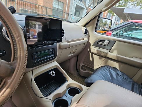 Used 2004 Ford Expedition Eddie Bauer image 6