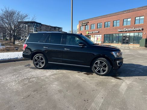 Used 2021 Ford Expedition Limited image 2