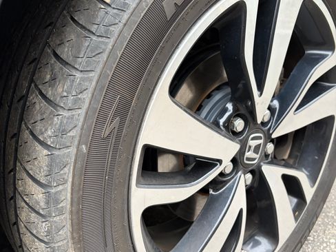 Used 2018 Honda Odyssey Elite image 8