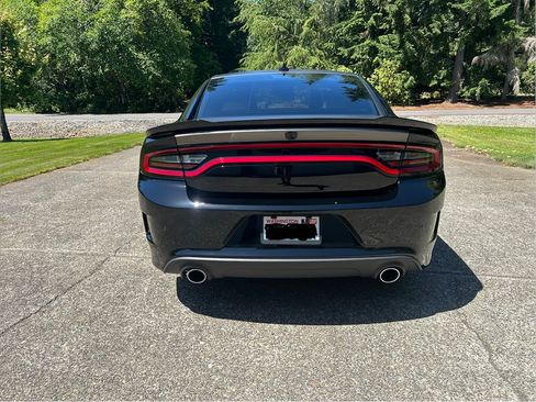 Used 2018 Dodge Charger SRT Hellcat w/ Harman/Kardon Audio Group RWD image 10