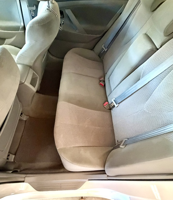 Used 2010 Toyota Camry LE FWD image 12