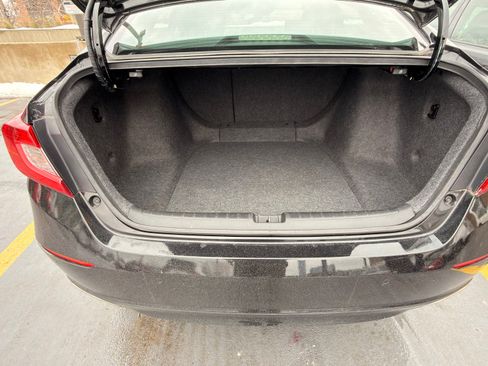 Used 2018 Honda Accord Touring image 12