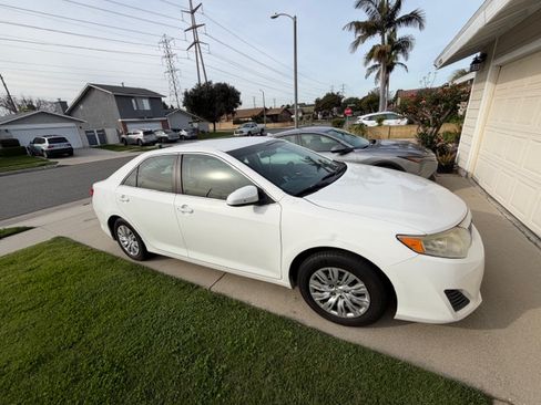 Used 2012 Toyota Camry FWD image 5