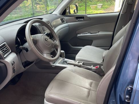 Used 2010 Subaru Forester 2.5X Limited AWD/4WD image 8