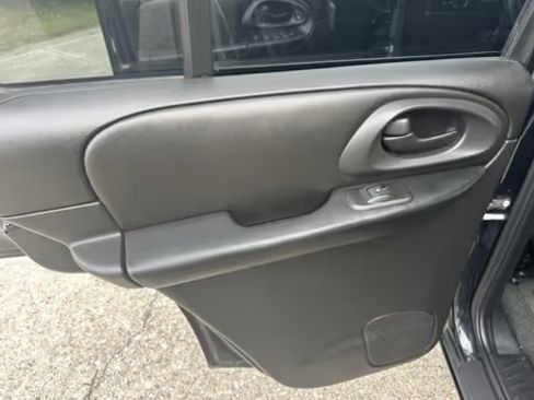 Used 2007 Chevrolet TrailBlazer SS image 13