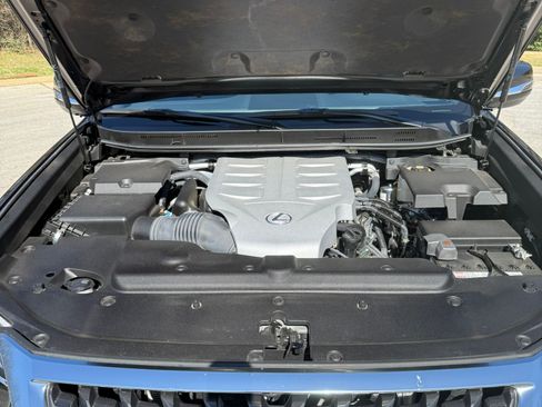 Used 2023 Lexus GX 460 Luxury w/ Sport Design Package image 13