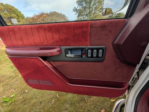 Used 1992 Chevrolet Silverado 1500 4x4 Regular Cab image 19