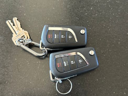 Used 2025 Toyota Corolla LE image 15