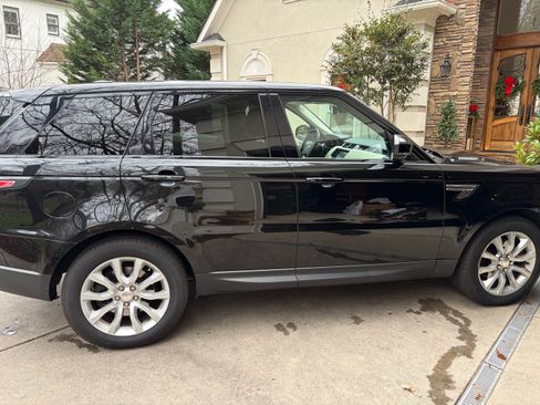 Used 2014 Land Rover Range Rover Sport HSE image 2