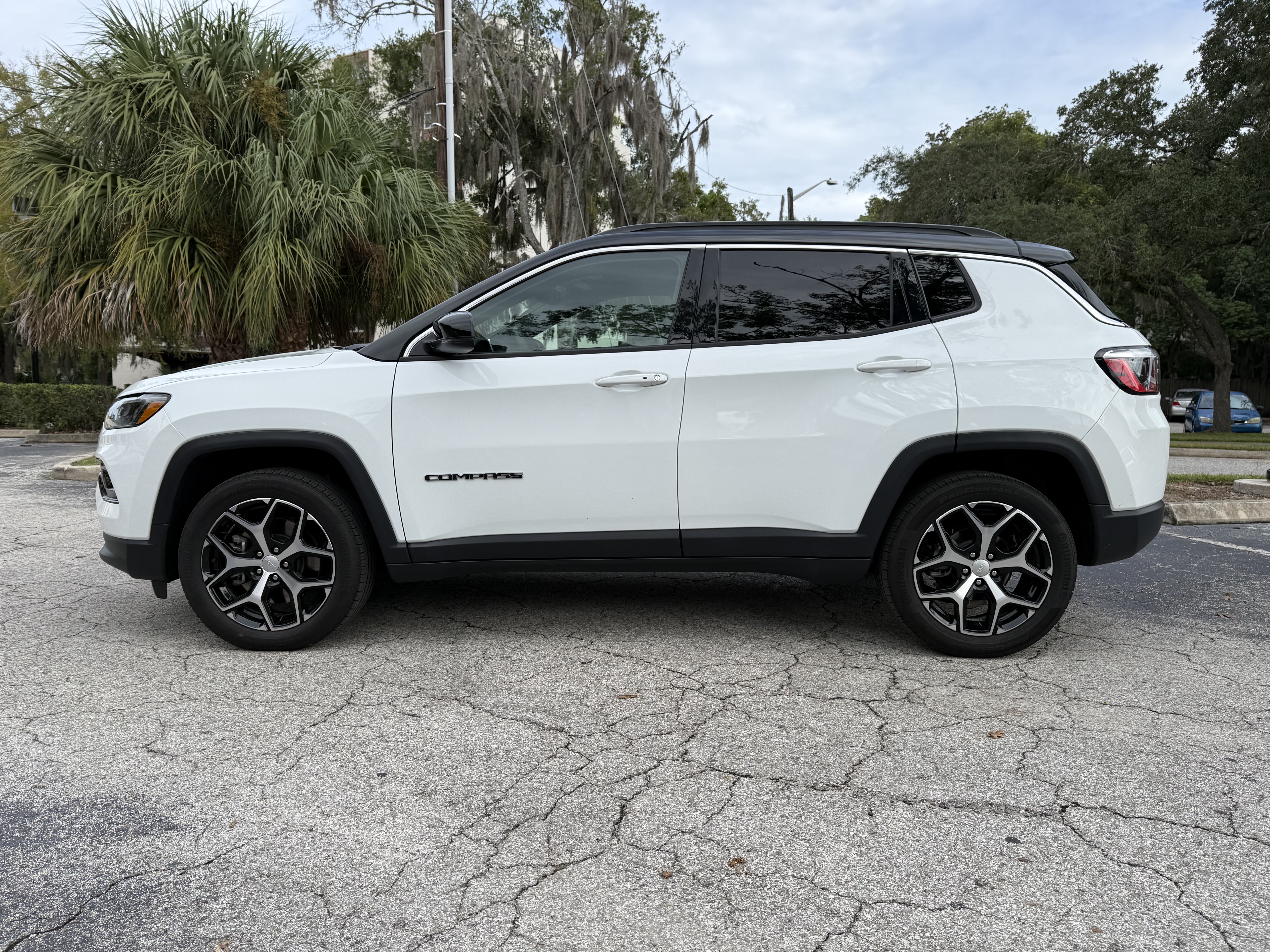 Used 2024 Jeep Compass Limited AWD/4WD image 5