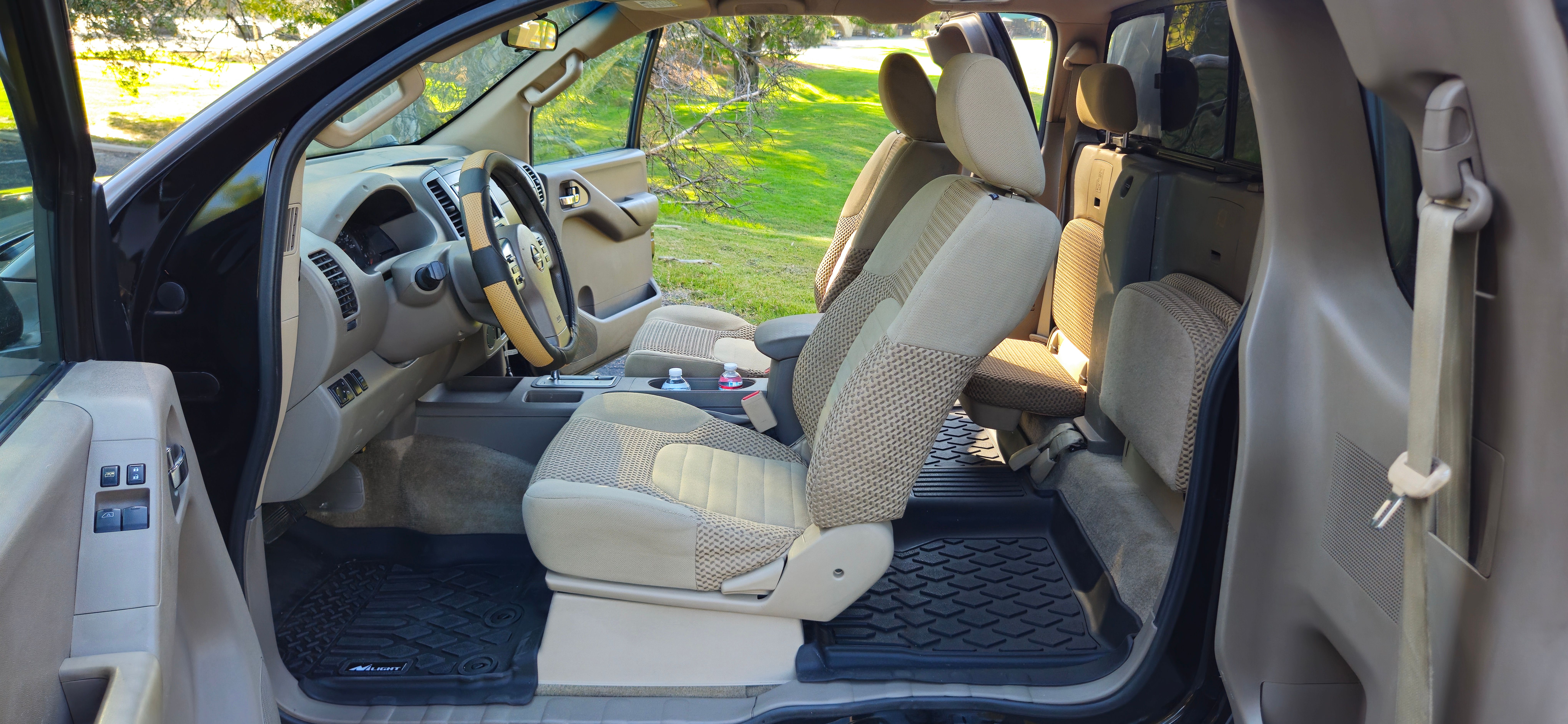 Used 2013 Nissan Frontier SV RWD image 16