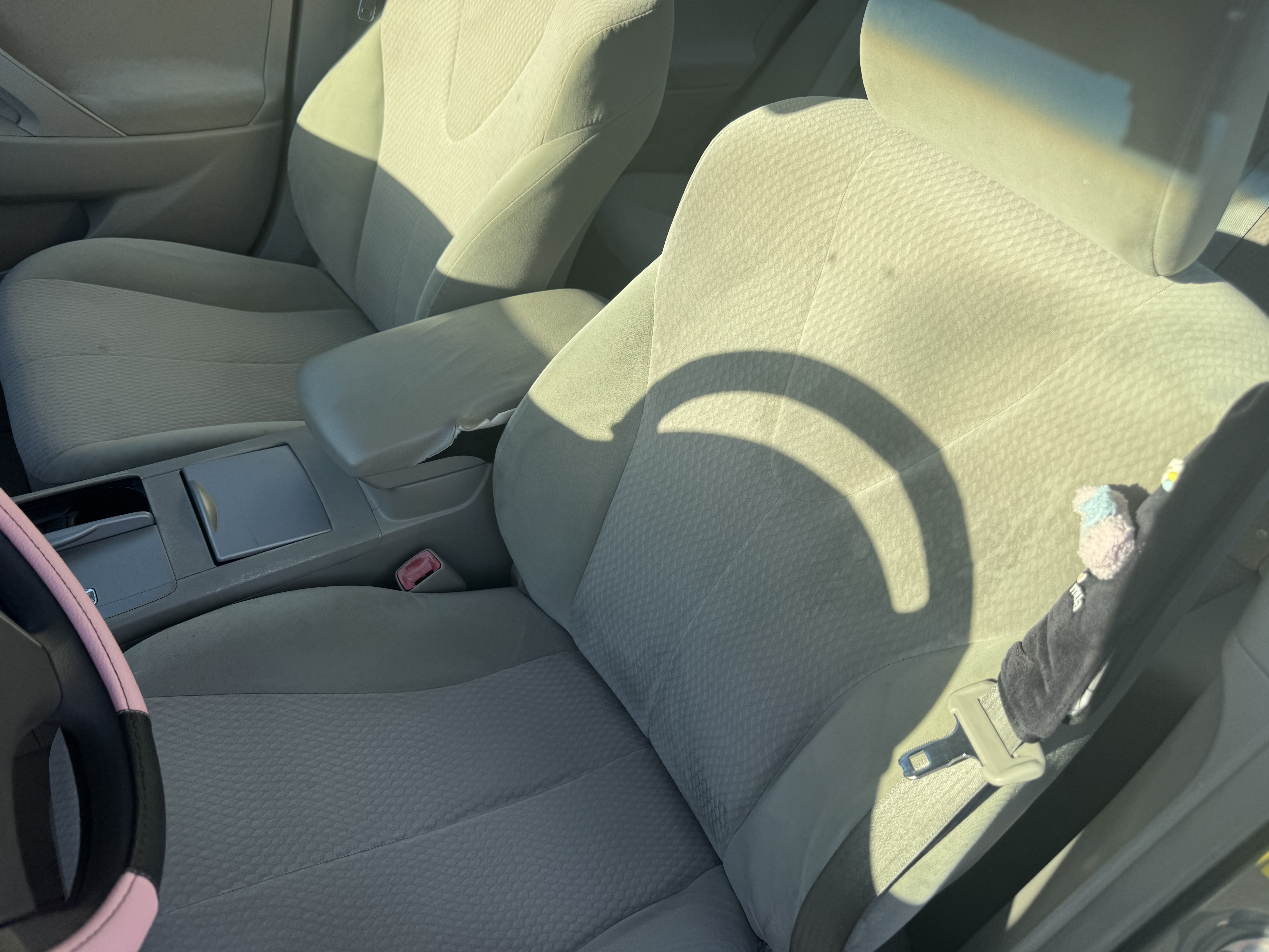 Used 2011 Toyota Camry LE FWD image 5