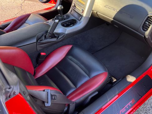 Used 2006 Chevrolet Corvette Z06 w/ Preferred Equipment Group image 10