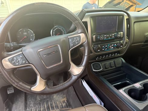 Used 2017 GMC Sierra 1500 Denali w/ Denali Ultimate Package image 9