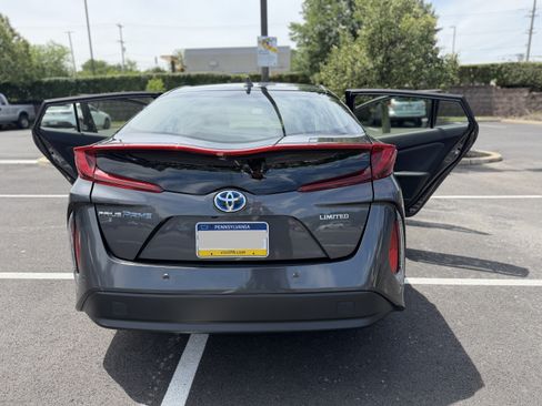 Used 2021 Toyota Prius Prime Limited FWD image 22
