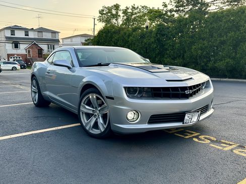 Used 2010 Chevrolet Camaro SS w/ RS Package RWD image 1