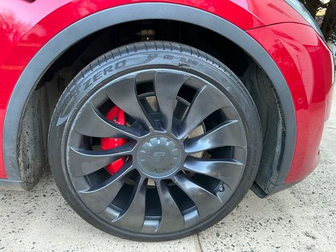 Used 2020 Tesla Model Y Performance image 18