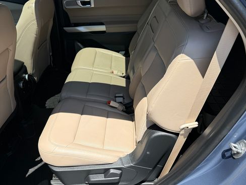 Used 2021 Ford Explorer Limited w/ Equipment Group 301A image 9