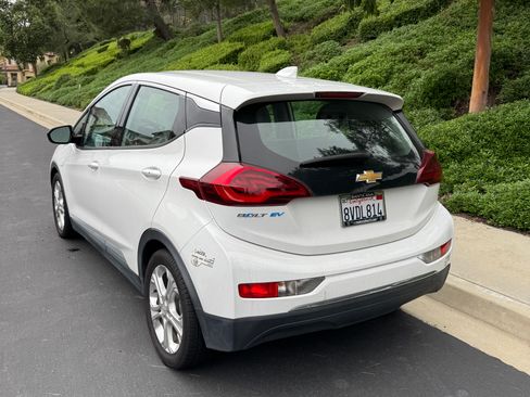 Used 2017 Chevrolet Bolt LT image 5