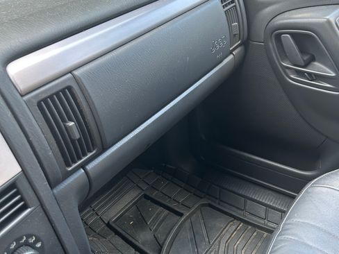 Used 2004 Jeep Grand Cherokee Laredo w/ Cold Weather Group image 14