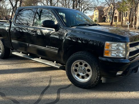 Used 2010 Chevrolet Silverado 1500 LTZ w/ Convenience Package image 1