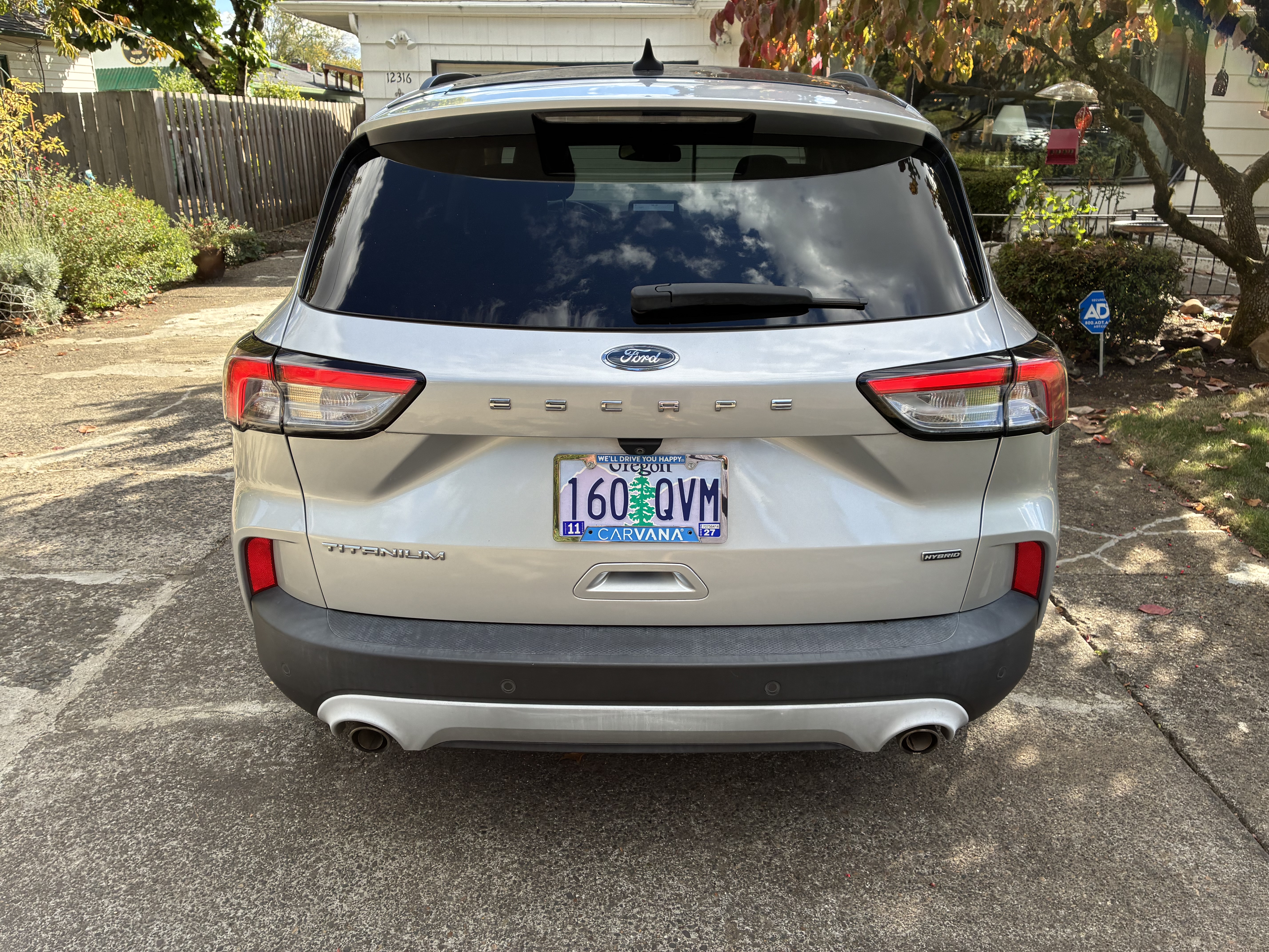 Used 2020 Ford Escape Titanium FWD image 4