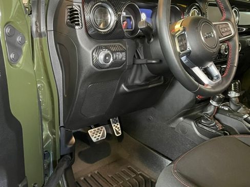Used 2021 Jeep Wrangler Rubicon w/ Cold Weather Group AWD/4WD image 11