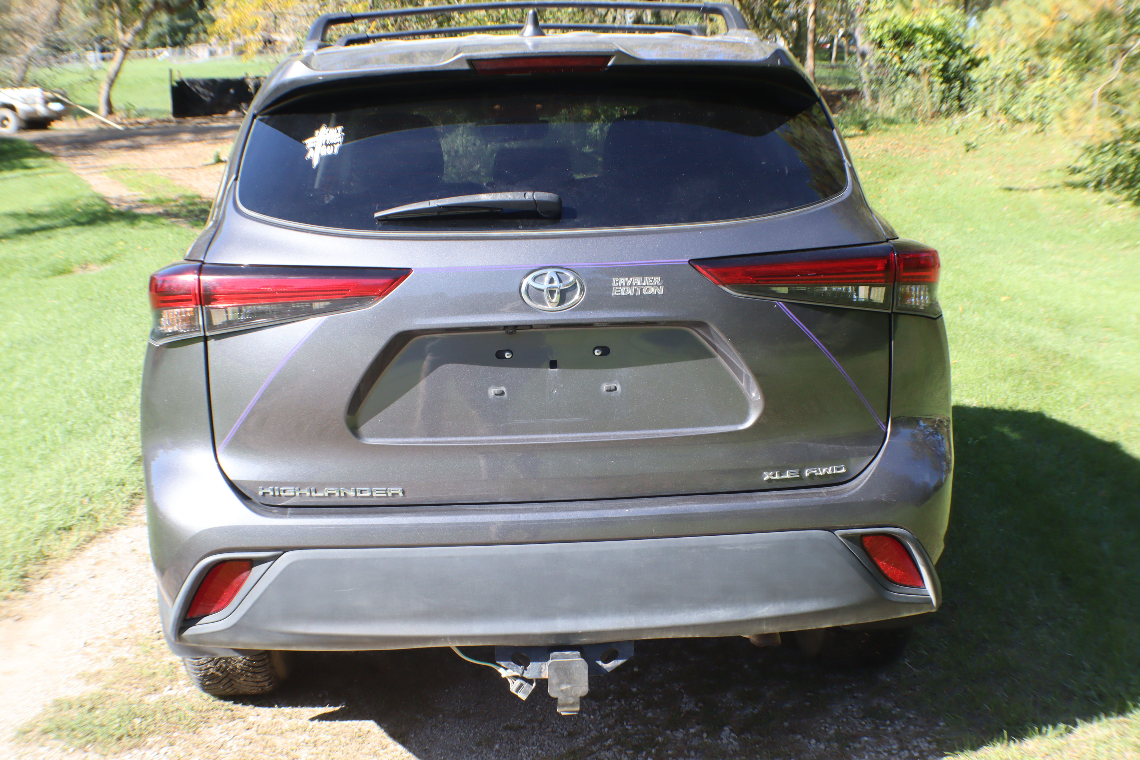Used 2021 Toyota Highlander XLE AWD/4WD image 8
