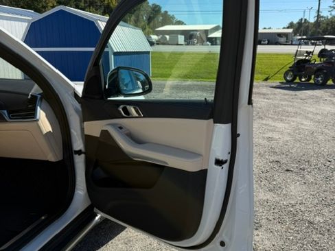 Used 2022 BMW X5 xDrive40i image 8