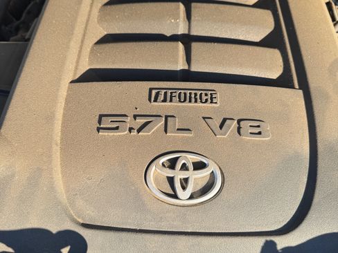 Used 2015 Toyota Tundra Platinum image 13