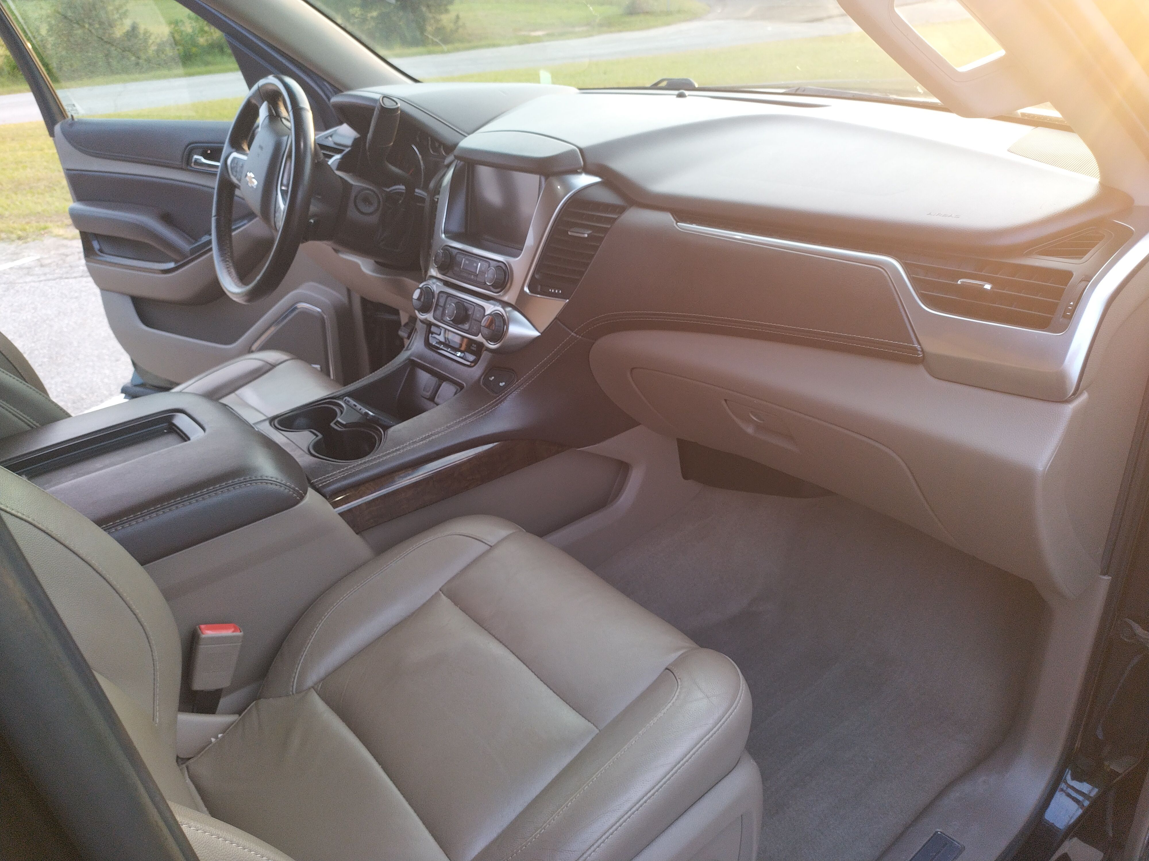 Used 2019 Chevrolet Suburban LT AWD/4WD image 11