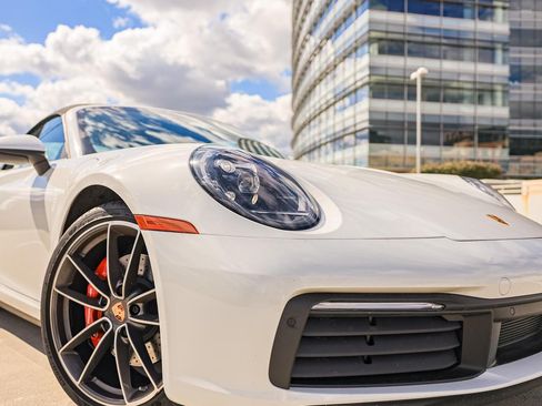 Used 2020 Porsche 911 Carrera 4S AWD/4WD image 4