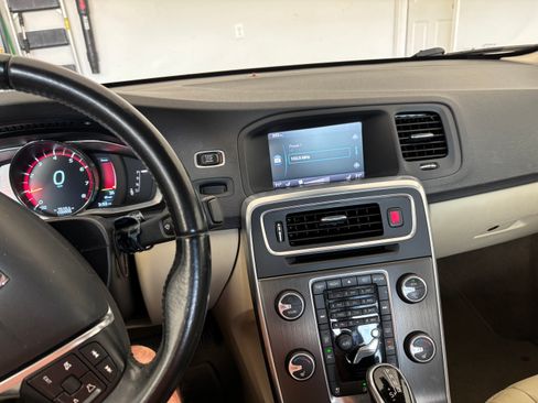 Used 2015 Volvo S60 T5 Premier FWD image 12