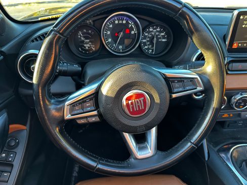 Used 2018 FIAT 124 Spider Lusso image 11