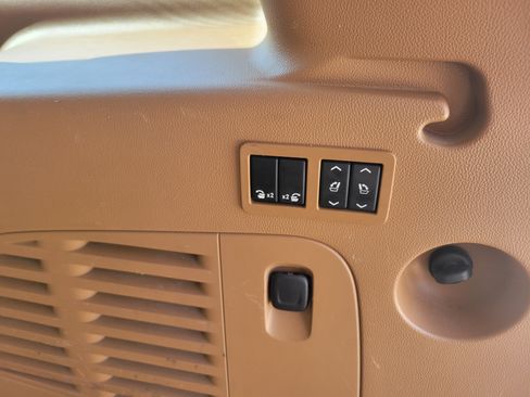 Used 2016 Cadillac Escalade ESV Platinum image 23